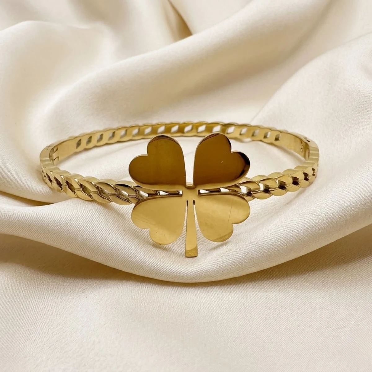 Gold Heart Clover Charm Chain Bracelet | Lucky Love | Zeray