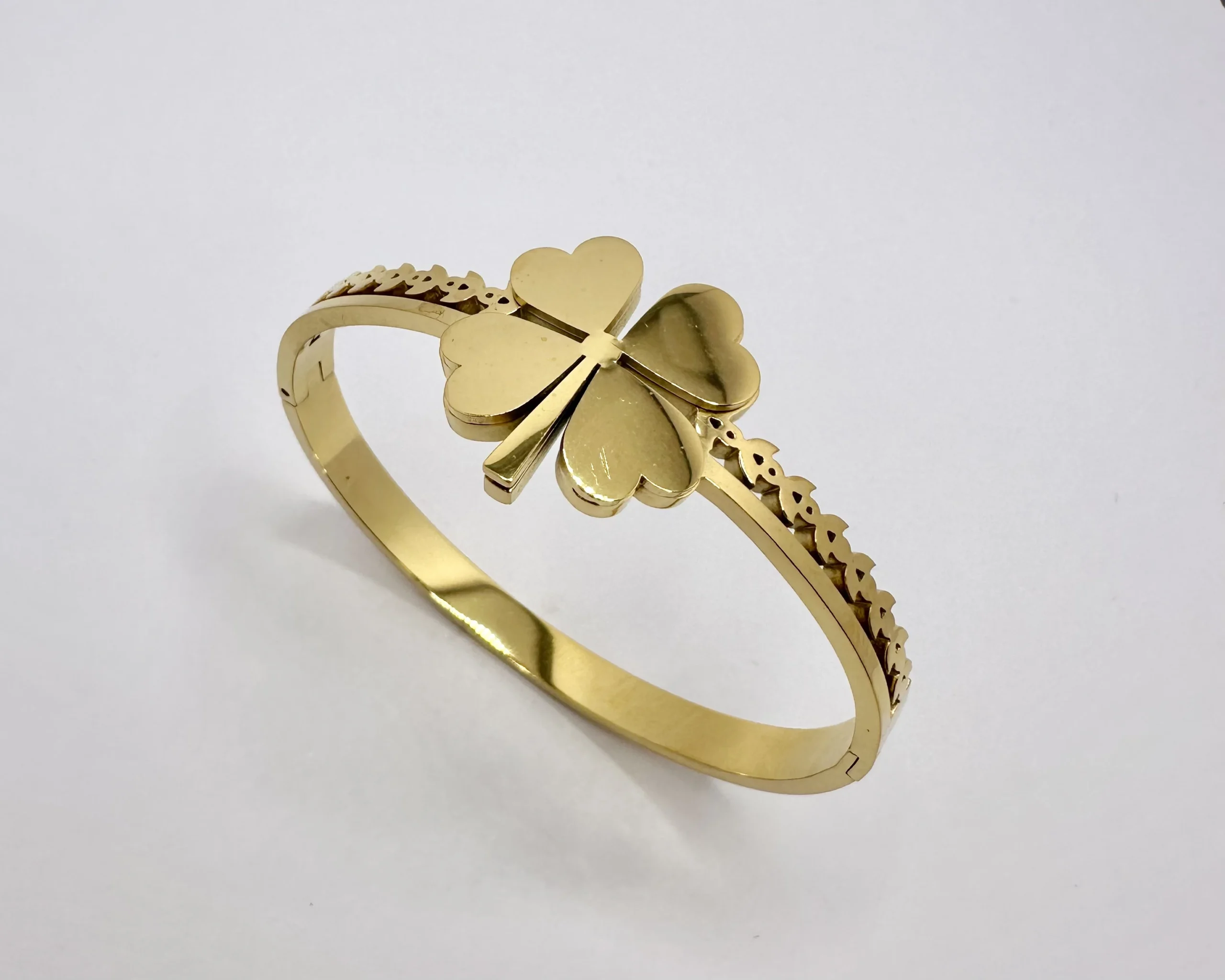 Gold Clover Bangle with Heart Cutout Band | Stainless Steel | Zeray - Image 2