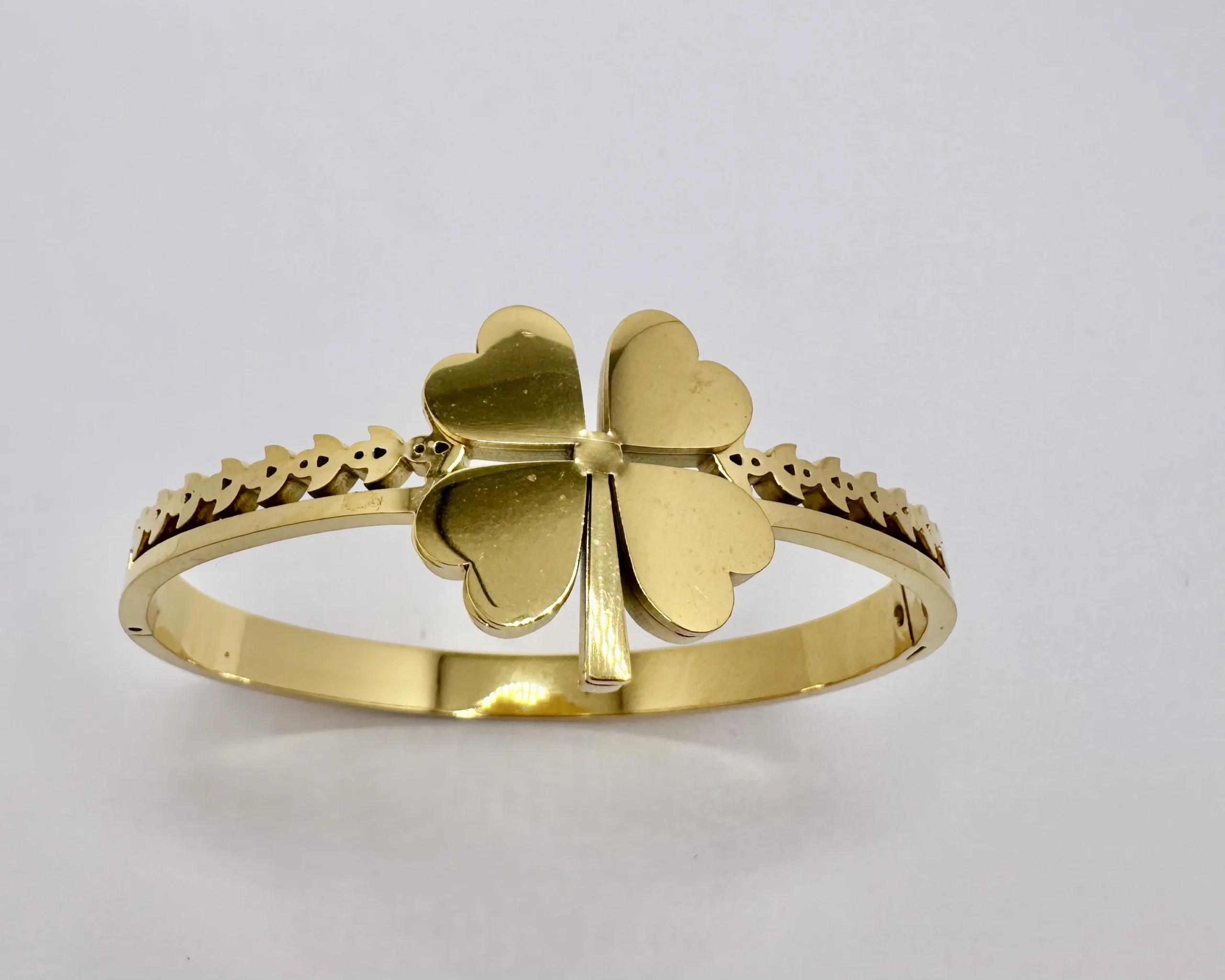 Gold Clover Bangle with Heart Cutout Band | Stainless Steel | Zeray - Image 3