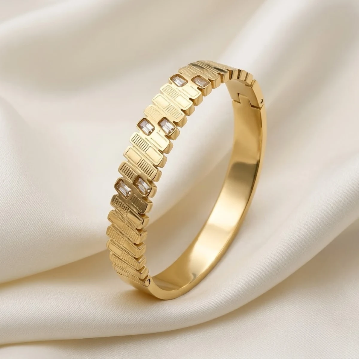 Gold Ribbed Link Crystal Bracelet | Watch-Style Band | Zeray - Image 2
